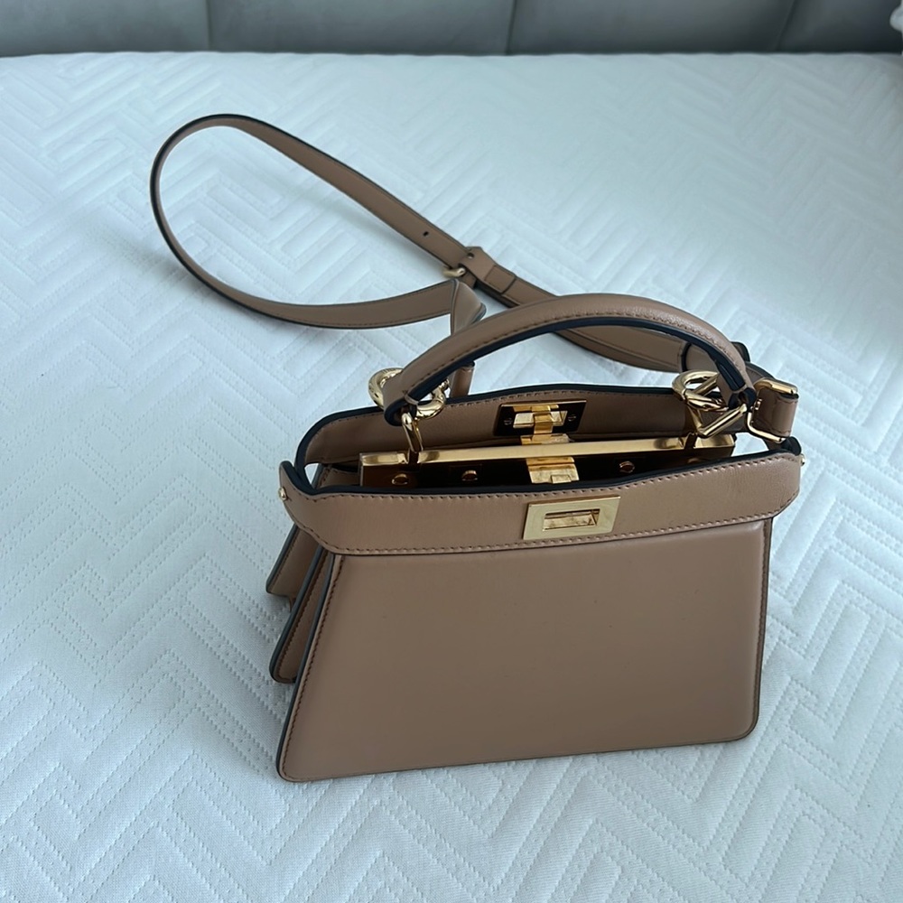 New Fendi medium Peekabo beige great condition